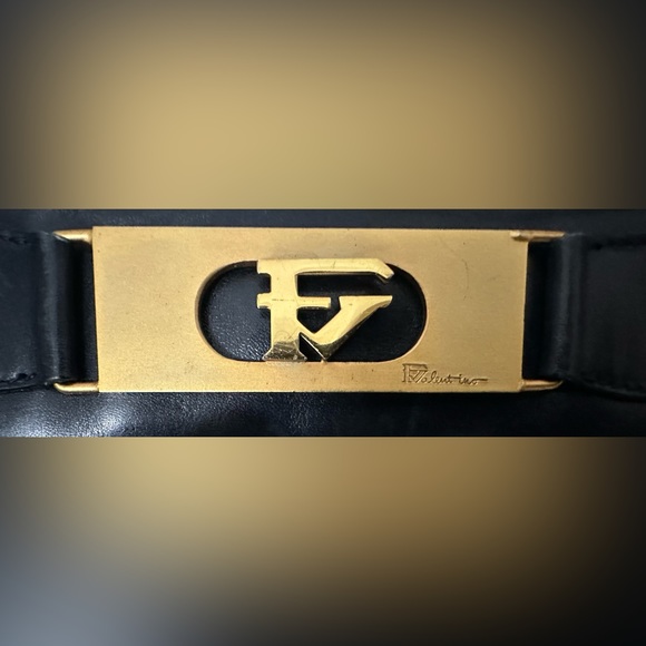 Valentino Firenze vintage leather shoulder purse - Picture 4 of 13